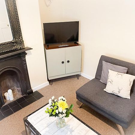 Waverley Lodge - Quaint Victorian Home With Free Parking ยอร์ค ภายนอก รูปภาพ