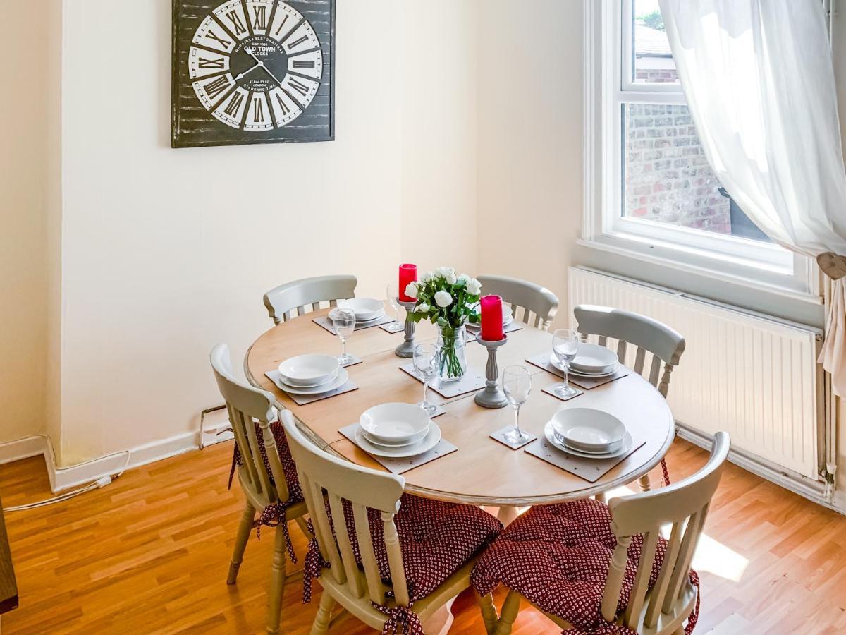 Waverley Lodge - Quaint Victorian Home With Free Parking ยอร์ค ภายนอก รูปภาพ