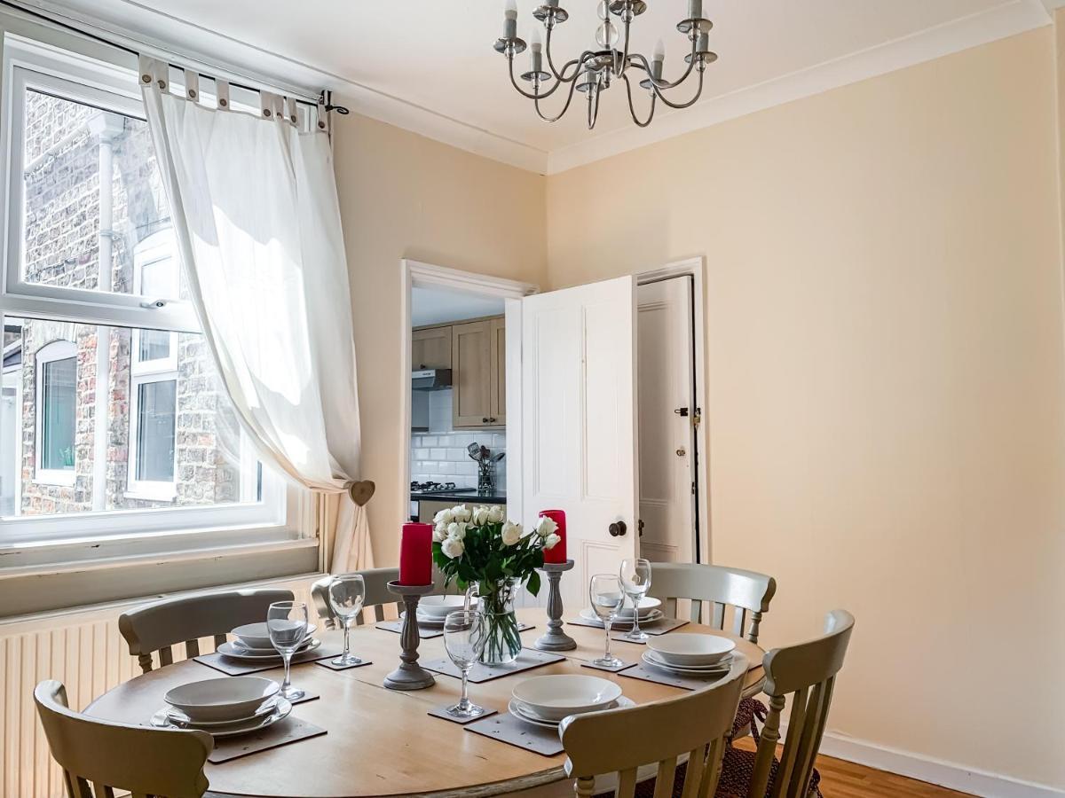 Waverley Lodge - Quaint Victorian Home With Free Parking ยอร์ค ภายนอก รูปภาพ