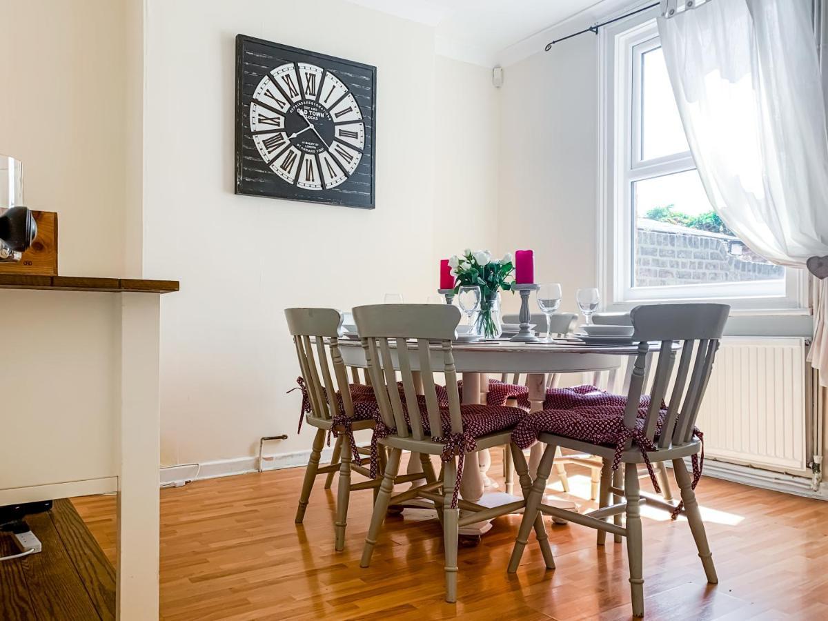 Waverley Lodge - Quaint Victorian Home With Free Parking ยอร์ค ภายนอก รูปภาพ