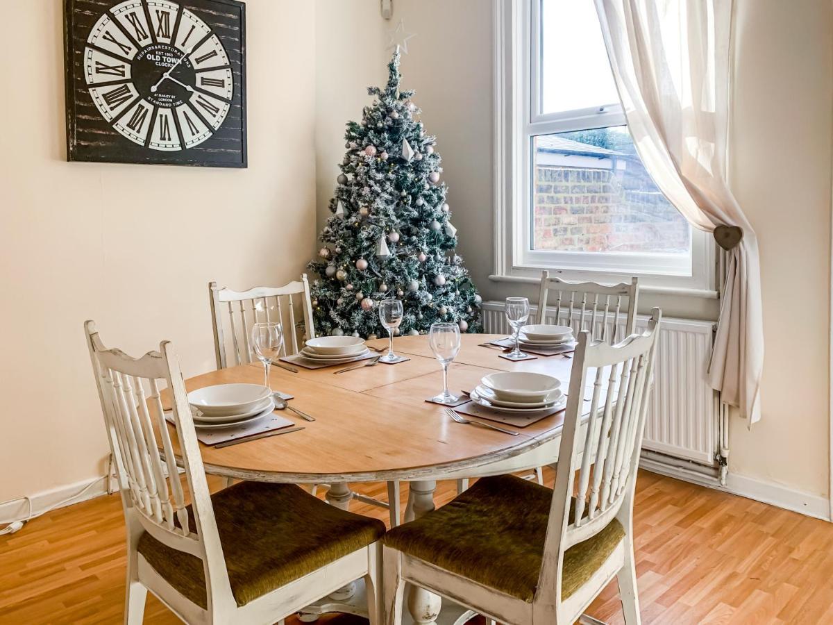 Waverley Lodge - Quaint Victorian Home With Free Parking ยอร์ค ภายนอก รูปภาพ